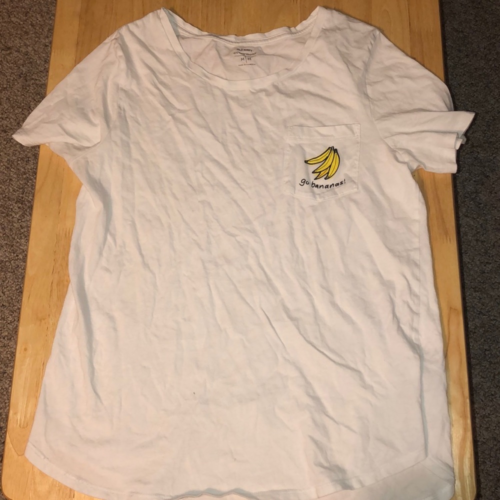 “Go bananas” graphic T-shirt